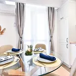 Lyana's One Bedroom