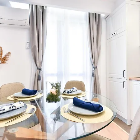 Lyana's One Bedroom