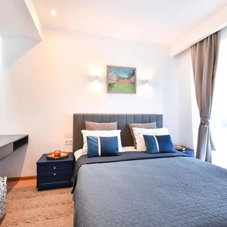 דירה Lyana's One Bedroom