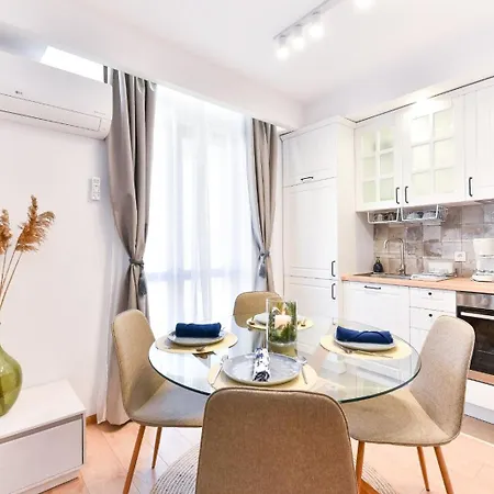 Lyana's One Bedroom Апартаменты Банско