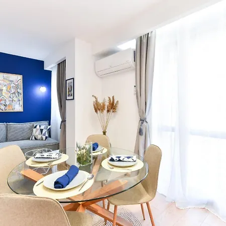 Lyana's One Bedroom شقة بانسكو